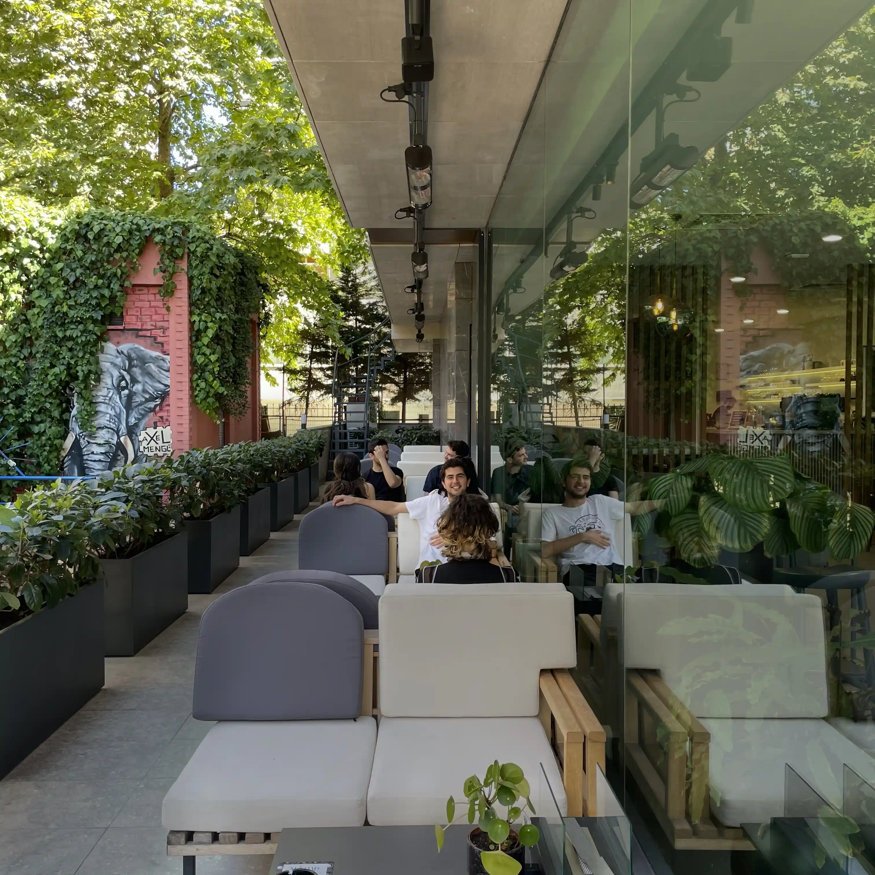 VKoffee Suadiye galeri görseli 5